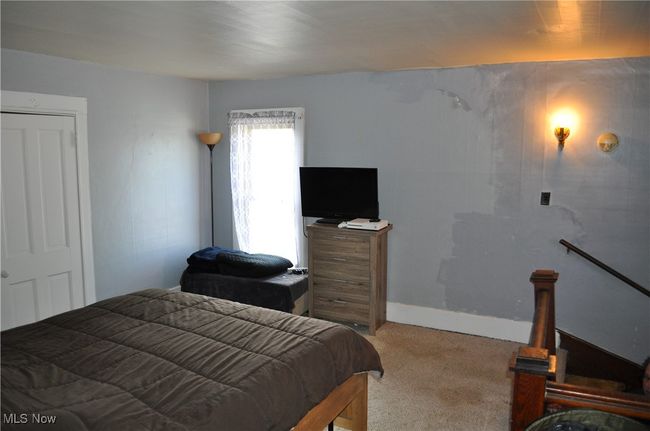 82 W 1 St St, House other with 5 bedrooms, 2 bathrooms and null parking in Frazeysburg OH | Image 32