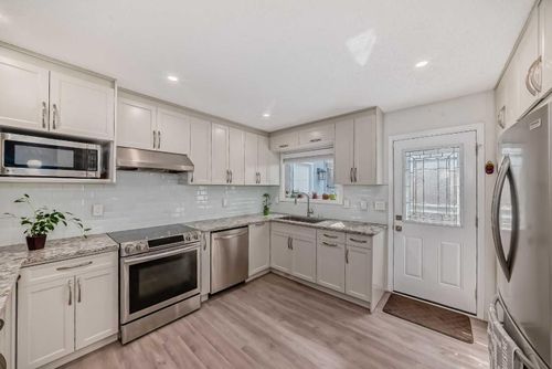 23 Sanderling Rise Nw, Calgary, AB, T3K3B1 | Card Image