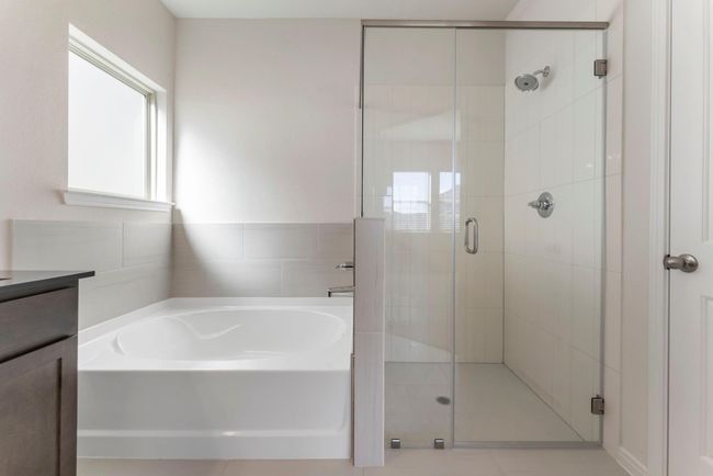 Master Bathroom | Image 13