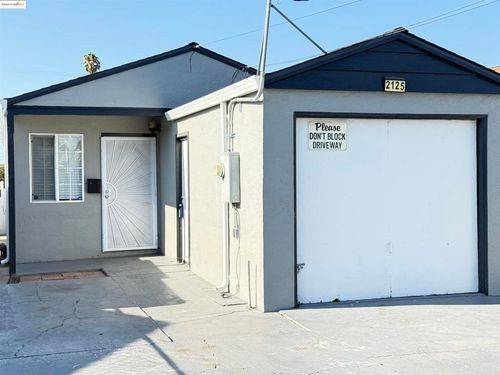 2125 102nd Ave, Oakland, CA, 94603-3317 | Card Image