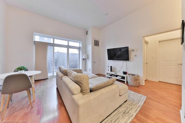 105 - 459 Kerr St, House attached with 1 bedrooms, 1 bathrooms and 1 parking in Oakville ON | Image 11
