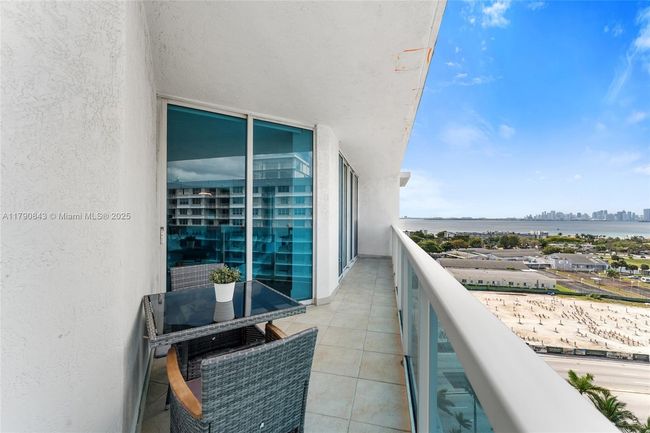 APT-1404 - 1881 79 Th Street Cswy, Condo with 2 bedrooms, 2 bathrooms and null parking in North Bay Village FL | Image 21