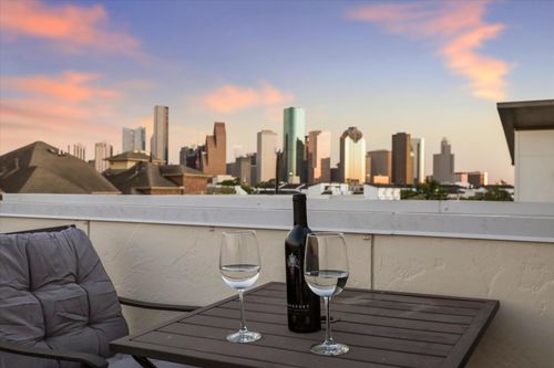 1717 Silver St, Houston, TX, 77007-3912 | Card Image