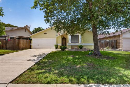 13206 Larkbrook St, San Antonio, TX, 78233-5007 | Card Image