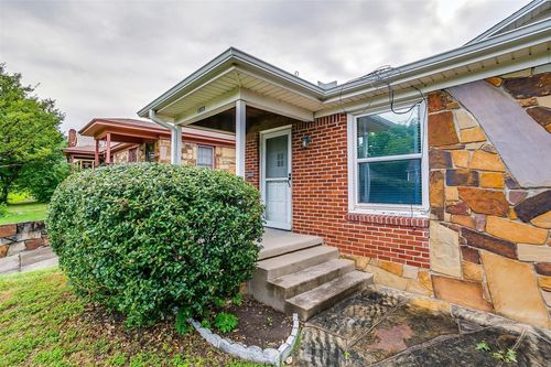 1825 Frederick St, Fort Worth, TX, 76107-3973 | Card Image