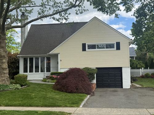 43 Plymouth Rd, Port Washington, NY, 11050-4331 | Card Image