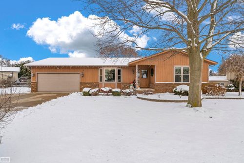 415 W Winds Dr, Almont, MI, 48003-8932 | Card Image