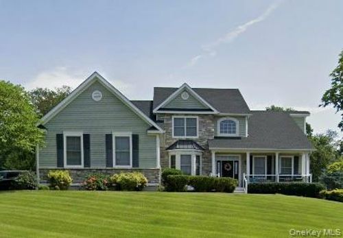 86 Sandy Pines Blvd, East Fishkill, NY, 12533-8212 | Card Image