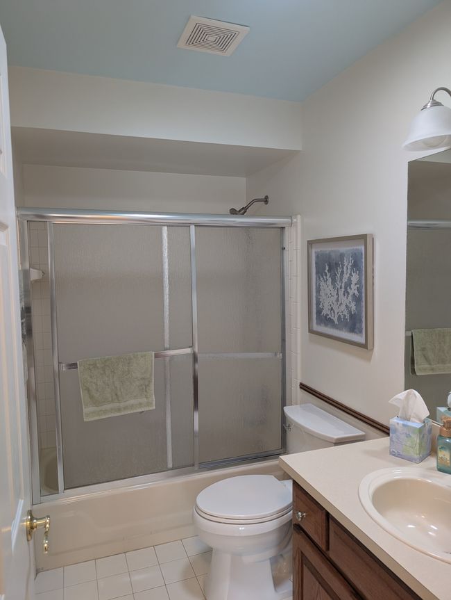 2nd level bathroom | Image 18