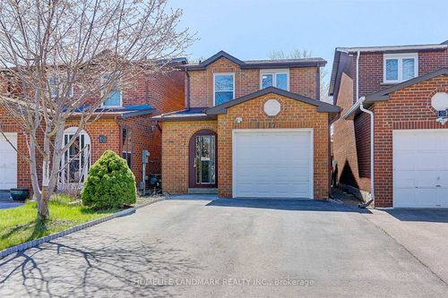 17 Debden Rd, Markham, ON, L3R6V6 | Card Image