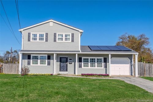 15 New York Ave, Babylon, NY, 11704-3304 | Card Image