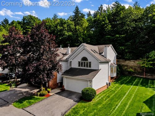 6523 Ridgeview Dr, Clarkston, MI, 48346-4452 | Card Image