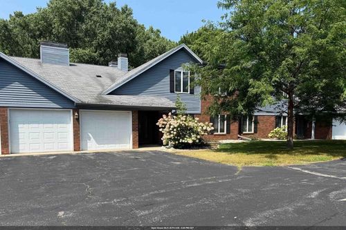 2935 Mossy Oak Circle, GREEN BAY, WI, 54311 | Card Image
