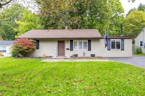 23 Seneca St, Webster, NY, 14580-3526 | Card Image