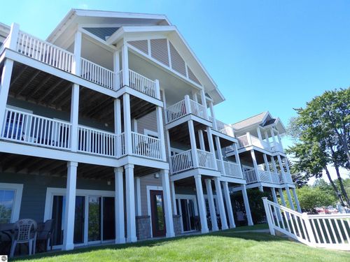 205-1246 Sunnyside Dr, Cadillac, MI, 49601-8725 | Card Image