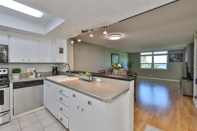 402 - 2617 Cove Cay Drive, Condo with 1 bedrooms, 1 bathrooms and null parking in Clearwater FL | Image 7