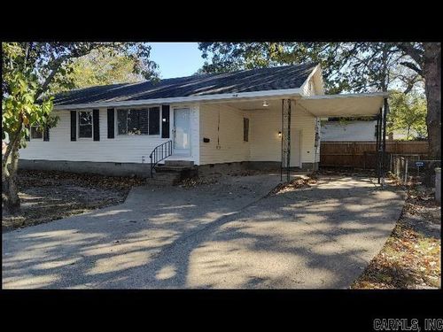 204 Dobbs St, Benton, AR, 72015-4277 | Card Image