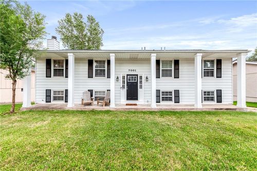 7001 Nw 79th Ter, Kansas City, MO, 64152-2180 | Card Image