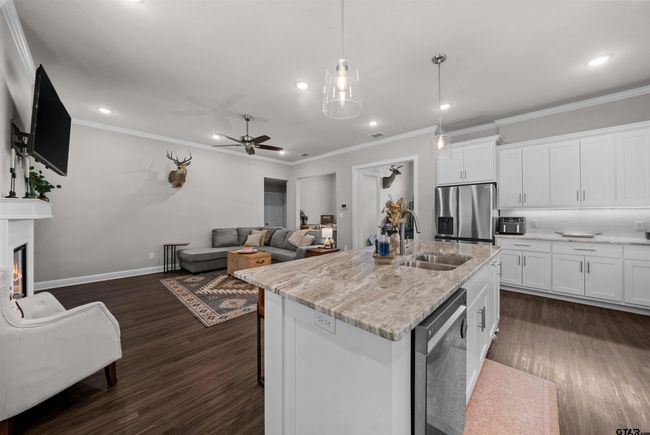 409 Meadows Ct, House other with 3 bedrooms, 3 bathrooms and null parking in Chandler TX | Image 12