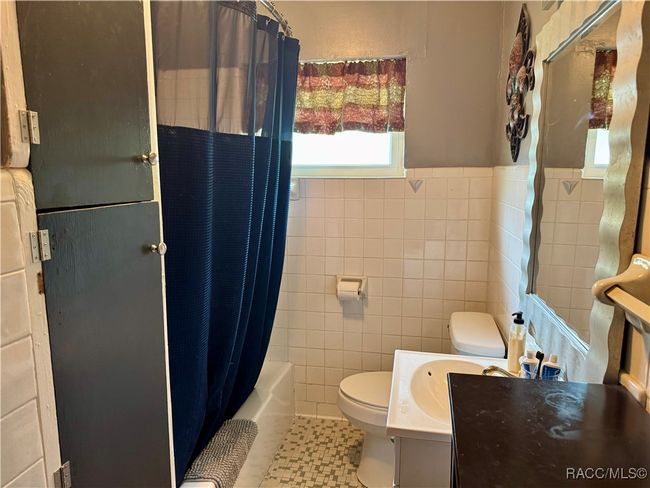 Bathroom #2 | Image 23