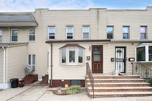 7833 74th Street, New York, NY, 11385 | Card Image