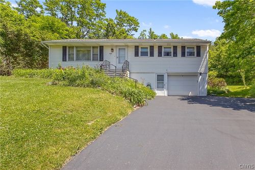 3659 Warners Rd, Syracuse, NY, 13209-9603 | Card Image