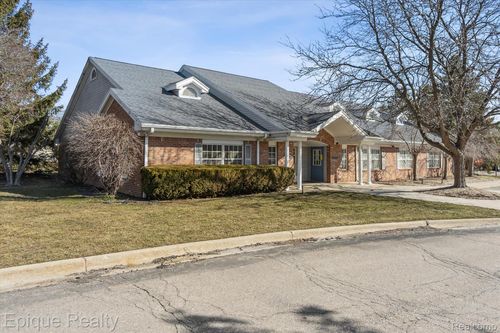 1425 S Graham Rd, Flint, MI, 48532-3559 | Card Image