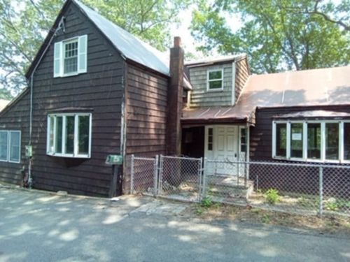 10 Oak St, Middleton, MA, 01949-2225 | Card Image