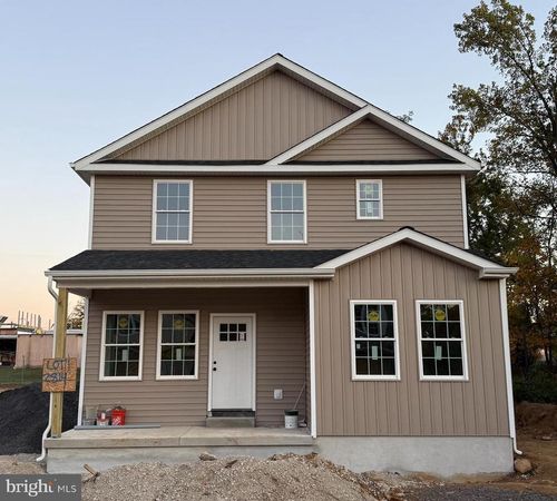 2814 E Ave, LEVITTOWN, PA, 19056-3320 | Card Image