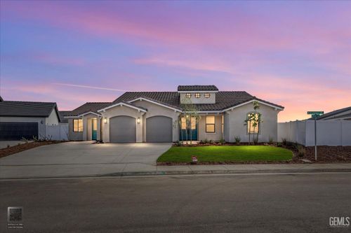 7104 Wintersweet Dr, Bakersfield, CA, 93314-8287 | Card Image