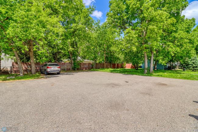 Exterior_parking.JPG | Image 32
