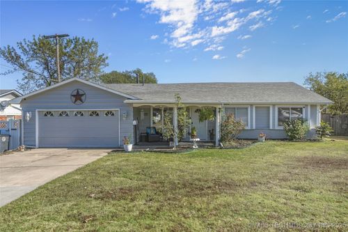 4529 E 24th Westavenue, Tulsa, OK, 74107 | Card Image