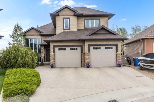 207 Hamptons Way Se, Medicine Hat, AB, T1B0E1 | Card Image