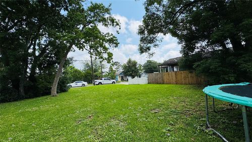 305 E Defee Ave, Baytown, TX, 77520-5114 | Card Image