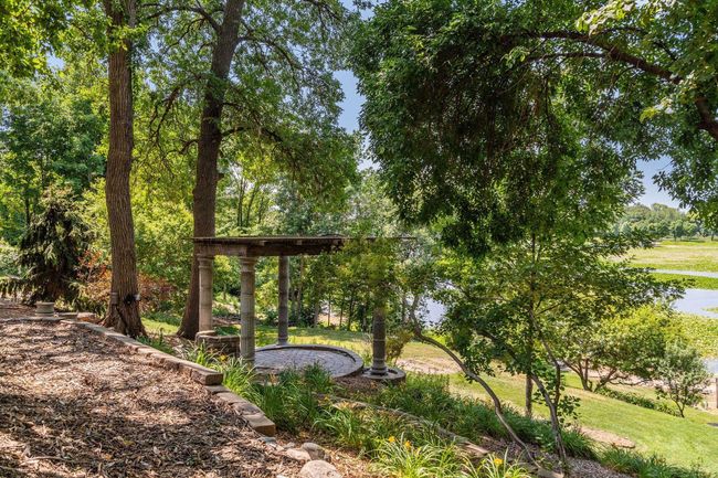 Beautiful treed yard with ample shade | Image 42