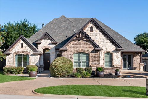 3301 Vista Lake Cir, Mansfield, TX, 76063-5811 | Card Image