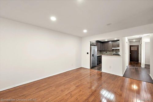 35509 Heritage Ln, Farmington, MI, 48335-3137 | Card Image