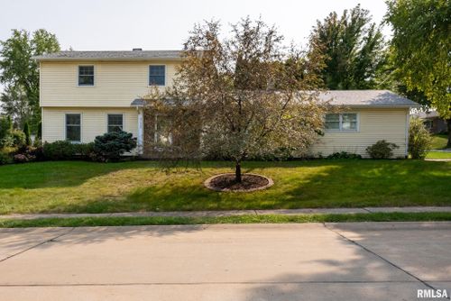 2705 E 39th Street, Davenport, IA, 52807 | Card Image