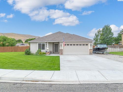 405 Capri Ct, Benton City, WA, 99320-5176 | Card Image