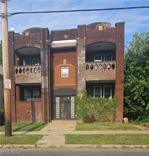 697 Eddy Rd, Cleveland, OH, 44108-2380 | Card Image