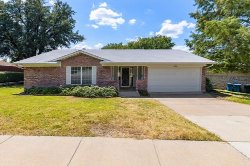 1804 Westwood Cir, Carrollton, TX, 75006-4208 | Card Image