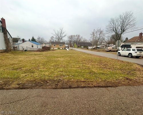 2616 Taft Ave Ne, Canton, OH, 44705-2363 | Card Image