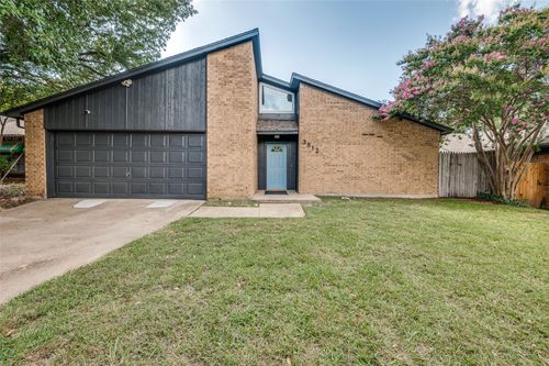 3812 Sugar Ridge Rd, Fort Worth, TX, 76133-6332 | Card Image