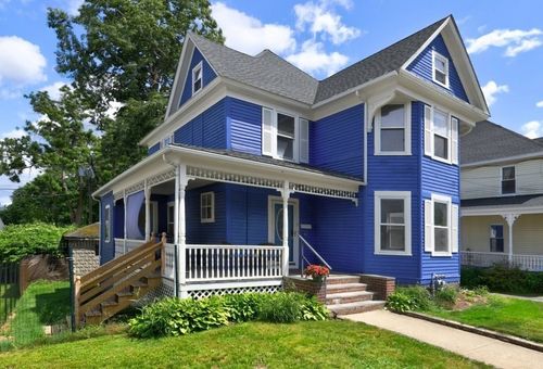 8 Boutelle St, Leominster, MA, 01453-6302 | Card Image