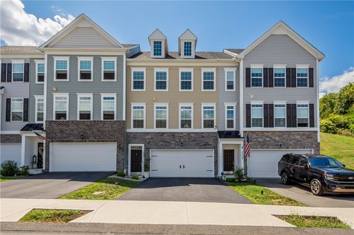 2227 Shawnee Dr, Washington, PA, 15301-2140 | Card Image