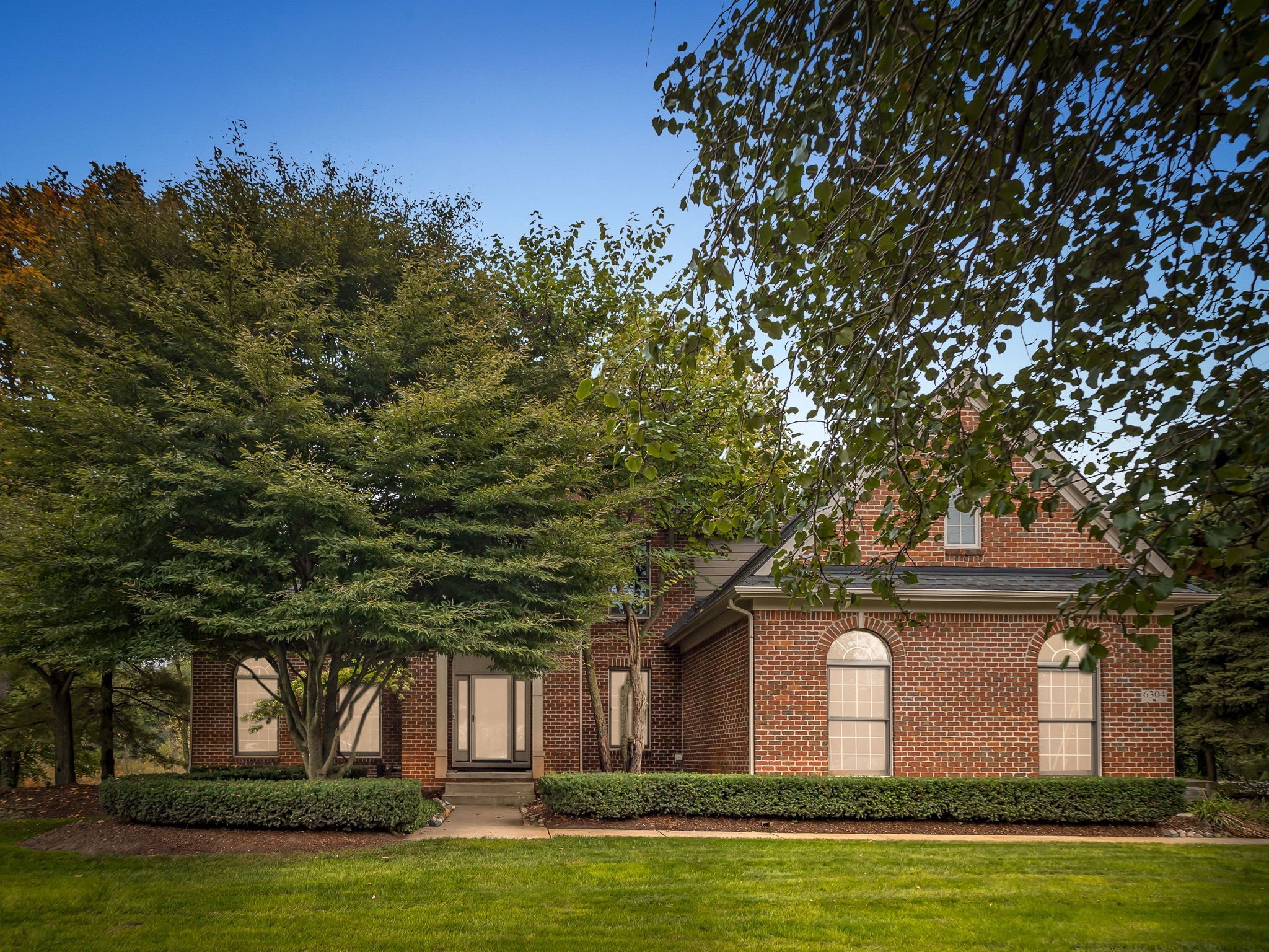 Pennington Dr, White Lake, MI 48383
