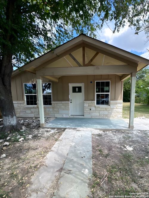 710 5th St, Natalia, TX, 78059 | Card Image