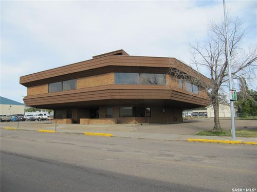 1022 102nd St, North Battleford, SK, S9A1E6 | Card Image