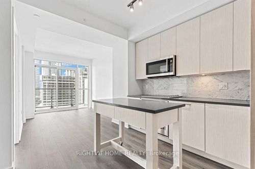 1213-38 Iannuzzi St, Toronto, ON, M5V0S2 | Card Image