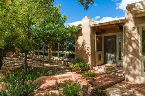 656 Roadrunner Ln Ne, Albuquerque, NM, 87122-1812 | Card Image